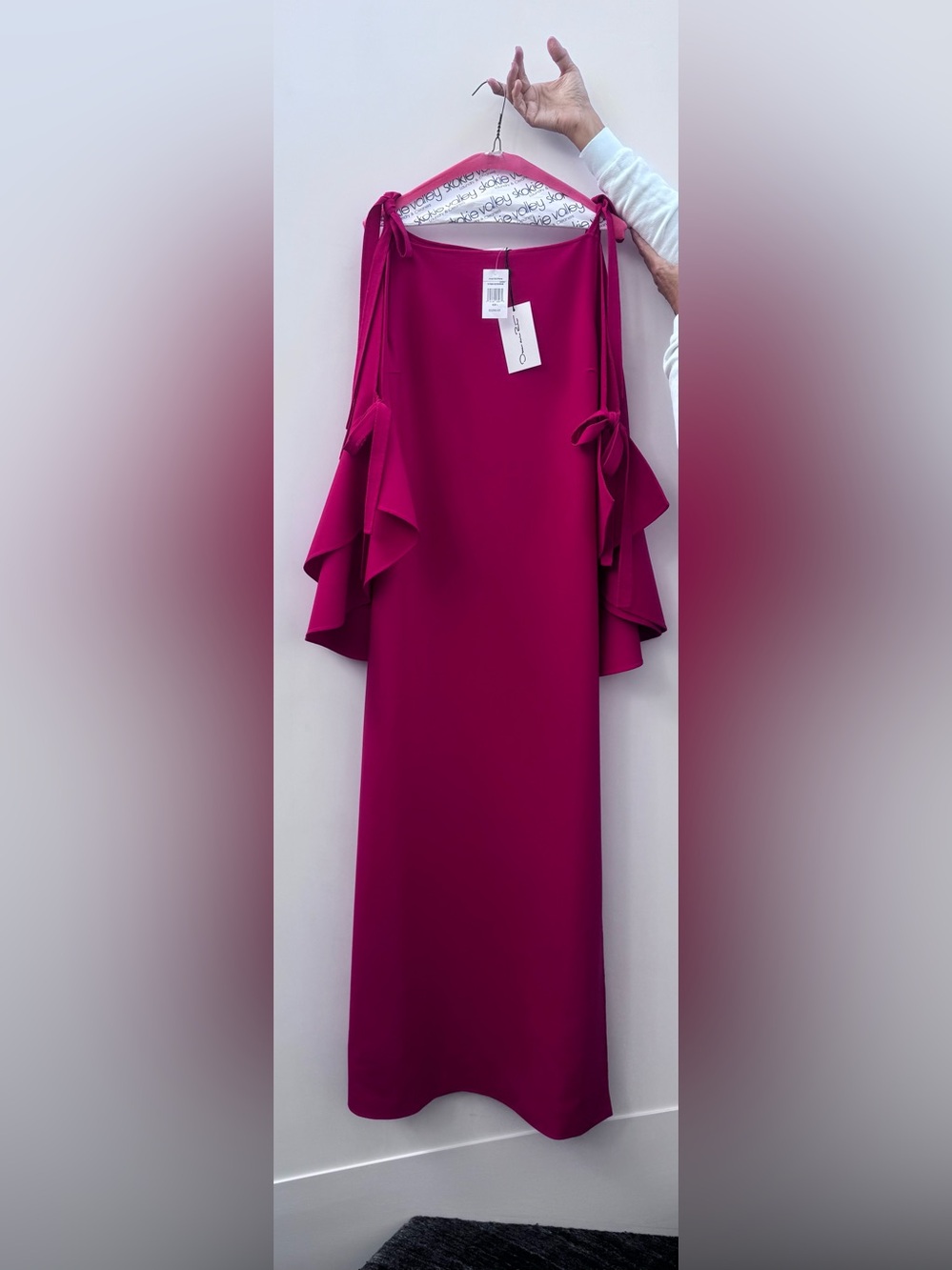 Oscar de la Renta Magenta Long Sleeve Ruffle Gown